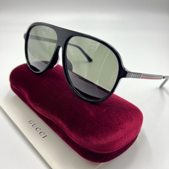 Gucci Sunglasses New Authentic Unisex Black
Sunglasses - Picture 1 of 7